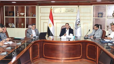 سكرتير عام بني سويف يتابع الموقف التنفيذي والمالي لمشروعات الخطة الاستثمارية