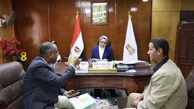 لتعظيم الاستفادة من الموارد المعدنية والطبيعية.. محافِظة الوادي الجديد تبحث التعاون مع 