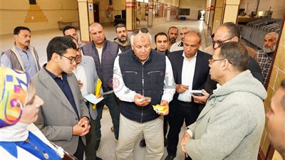 محافظ مطروح يتفقد مصنع الوجبة بالكيلو 10 ويوجه بسرعة إعداد خطة للاستغلال الأمثل خلال الموسم السياحي