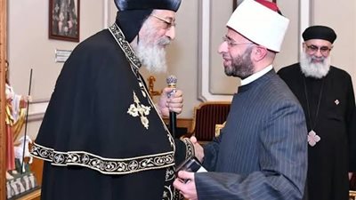 وزير الأوقاف يهنئ البابا تواضروس الثاني والمسيحيين بعيد القيامة المجيد