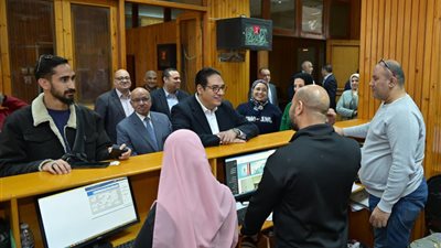 رئيس جامعة القاهرة يتابع ترشيد استهلاك الطاقة وتعظيم الاستفادة من الأصول