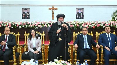 بمناسبة عيد القيامة المجيد.. محافظ البحيرة ومدير الأمن ورئيس الجامعة يهنئون للأنبا إيلاريون