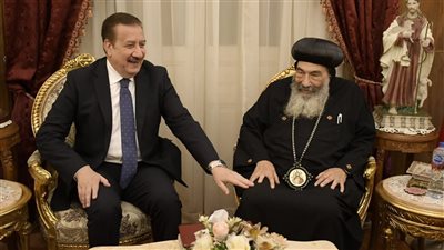 الكاتدرائية والإنجيلية.. محافظ بورسعيد يقدم التهنئة بمناسبة عيد القيامة ويغيب عن الاحتفال الرسمي| صور 