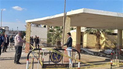المبنى قديم.. أول رد رسمي على واقعة انهيار جزء من سقف موقف بالمنوفية على سيارتين