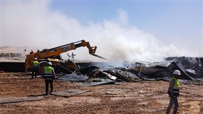 السيطرة على حريق اندلع في مخزن بأسوان