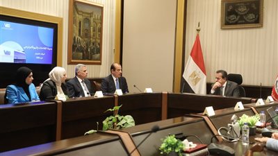 وزير الصحة يبحث مستجدات مدينة اللقاحات.. ويؤكد إطلاق أكاديمية VBC لتوطين الصناعات الحيوية