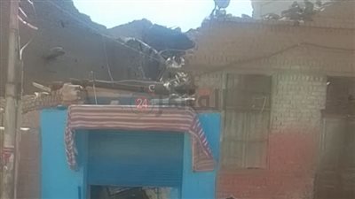 انهيار جزئي بعقار في جسر السيالة بإسنا