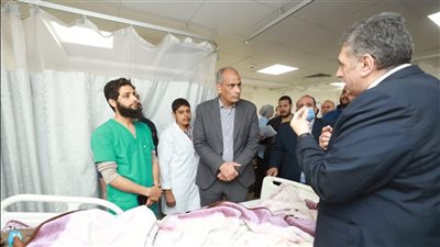 محافظ كفر الشيخ يزور مصابي حادث الطريق الدولي الساحلي بمستشفى برج البرلس المركزي
