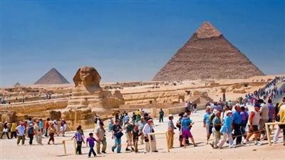 البنك المركزي: الإيرادات السياحية ترتفع إلى 10.2 مليار دولار خلال النصف الأول من 2025-2026