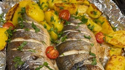 طريقة عمل السمك بالزيت والليمون في الفرن.. وصفات أفخم المطاعم
