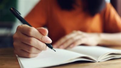 بعد تراجع مهارات الطلاب… الولايات المتحدة تعيد الاعتبار للكتابة اليدوية في المناهج