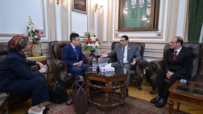 مباحثات لتعزيز سبل علاقات التعاون بين جامعة القاهرة وجامعة نورث ويست الصينية