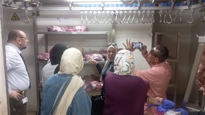 التحفظ على 200 كيلو لحوم غير صالحة للاستهلاك الآدمي بهايبر ماركت شهير في الشروق