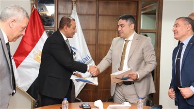 الهيئة العامة لموانئ البحر الأحمر توقع عقدًا مع هيئة قناة السويس لبناء 7 وحدات بحرية