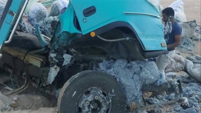 جثتان و4 مصابين.. ننشر أسماء ضحايا حادث تصادم سيارتين بأسيوط