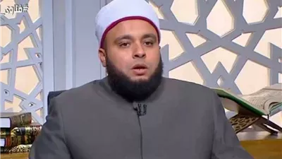 أمين الفتوى: من نام وهو جالس ممكّنًا مقعدته من الأرض فوضوؤه لا ينتقض عند جمهور العلماء
