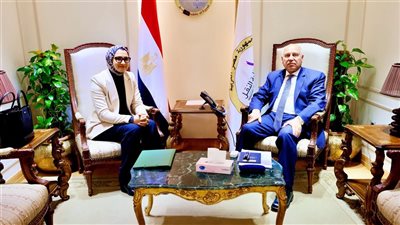وزير النقل ومحافظ الوادي الجديد يبحثان سبل تسريع وتيرة إنجاز المشروعات الجارية والمتعثرة ميدانيًا