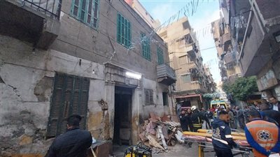محافظ الإسكندرية يوجه التضامن الاجتماعي بصرف تعويضات لأسر ضحايا انهيار سقف أحد العقارات
