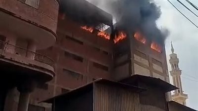 بـ 6 سيارات إطفاء.. جهود مكثفة للسيطرة على حريق مصنع غزل ونسيج بالمحلة الكبرى
