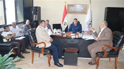 السكرتير العام يتابع إجراءات تنفيذ مشروع تطوير مزلقانات السكة الحديد بمدينة بني سويف