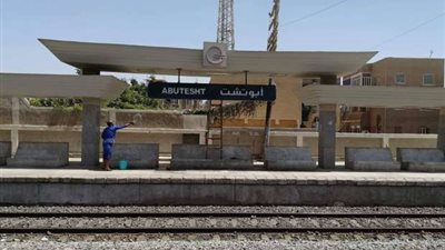 السكة الحديد تضيف مقررات وقوف جديدة لبعض القطارات بمحطتي أبو تشت وفرشوط