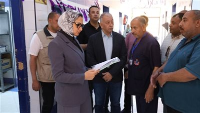 في زيارة مفاجئة.. محافظ الوادي الجديد تتابع سير العمل بالوحدة الصحية ببولاق