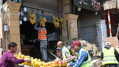 حملة مكبرة بالعاشر من رمضان تُسفر عن تنفيذ 110 قرارات غلق وتشميع و61 قرار إزالة