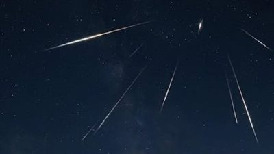 ذروة شهب القيثاريات تزين سماء الوطن العربي ليل الأربعاء وفجر الخميس