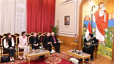 البابا تواضروس يستقبل الأمين العام لمجلس كنائس المجر