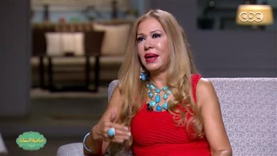 شرائح بمعصم اليد.. الفنانة إيمان تخضع لعملية جراحية: ادعولي