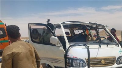 إصابة 3 أشخاص إثر تصادم أتوبيس وميكروباص على طريق أبو سمبل بأسوان