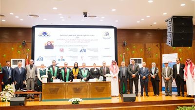 بحضور واسع لأفراد العائلة المالكة.. الأميرة دانية آل سعود تحصل على الدكتوراه من جامعة القاهرة