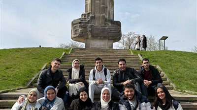 جامعة القاهرة تنطلق دوليًا.. وفد العلاج الطبيعي يشارك في برنامج أوروبي متقدم حول العمود الفقري في بولندا