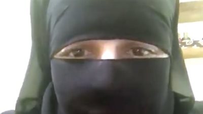 اتنصب عليّا في نصف مليون جنيه.. مصرية في الغربة تكشف تفاصيل تعرضها للاستغلال ومنعها من السفر