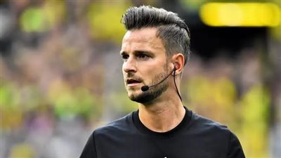 الألماني دانيال شلاجر حكمًا لمباراة الأهلي وبيراميدز في الدوري الممتاز |انفراد