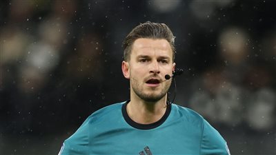 تأكيدًا لـ القاهرة 24.. الألماني شلاجر يقود مباراة الأهلي وبيراميدز في الدوري