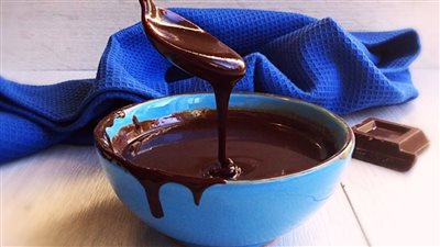 طريقة عمل صوص الشوكولاتة للكيكة.. 3 وصفات لصوص جاهز في ثوانِ