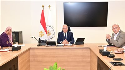  وزير الري: دعم المشروعات القومية وتسهيل الإجراءات لصالح المواطنين 