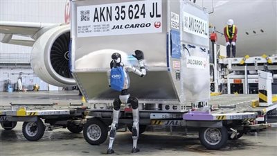 الخطوط الجوية اليابانية تستعين بـ روبوتات شبيهة بالبشر كعمال مناولة أرضية