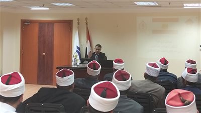 انطلاق دورة فقه الحج الأئمة والواعظات المرافقين لبعثة الحج 