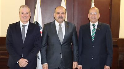 المصرية لوقود الطيران توقع عقد الرخصة التكنولوجية لإنتاج الوقود المستدام مع هانيويل مصر