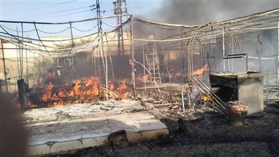 السيطرة على حريق كافيه بمحور سمالوط في المنيا