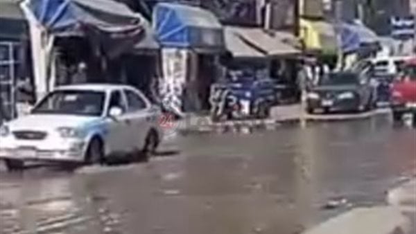 طفح مجاري أمام مدرسة العبور الابتدائية بالكيلو 7 يثير استياء الأهالي قبل الامتحانات