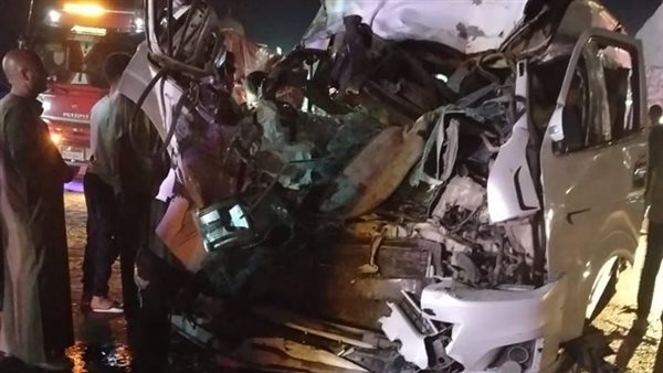بعد إصابة 13 شخصًا.. تسجيل حالة وفاة في حادث انقلاب ميكروباص البهنسا بصحراوي المنيا