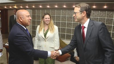 وزير النقل يستقبل السفير الاسباني بالقاهرة لبحث تدعيم التعاون بين الجانبين في قطاعات النقل المختلفة