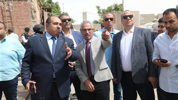 محافظ بني سويف يتابع جهود السيطرة على حريق مصنع في بياض العرب