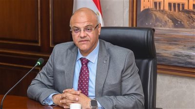 دراسة مرورية.. محافظ الإسكندرية يبحث مع القومية للأنفاق امتداد مشروع مترو أبو قير إلى العجمي