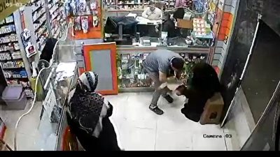 مكنتش قادرة تتنفس.. أول تعليق من صيدلي أنقذ حياة طفلة بعد اختناقها بقطعة حلوى في المحلة
