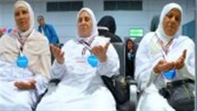 انطلاق أول أفواج حجاج القرعة من مطار القاهرة إلى المدينة 