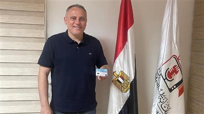 نقابة الإعلاميين تقنن أوضاع أسامة حسني.. ويوقع على الالتزام بميثاق الشرف الإعلامي